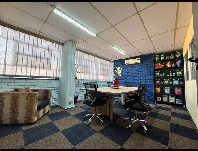 3,355M² BUSINESS CENTRE FOR SALE IN LAUDIUM